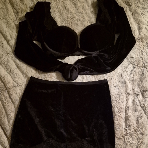 Victoria's Secret Black Velvet Chemise Set - Picture 1 of 5